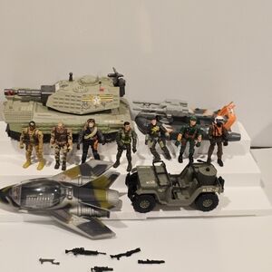 Combat Strike Battle Vehicle Ultimate Packk Action Figure Set